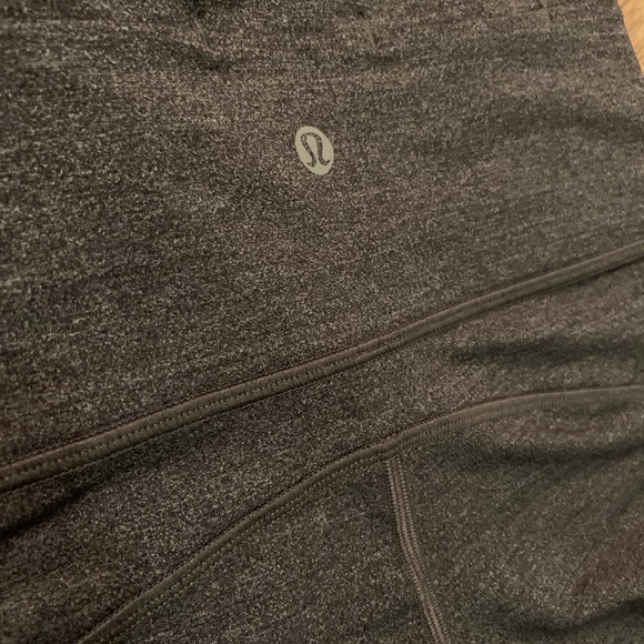 🍋 Lululemon Athletica Black/Gray Leggings Size 2. - Picture 4 of 6